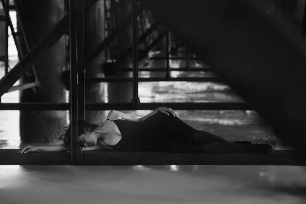 monochromatic shots, model photos, black and white photography