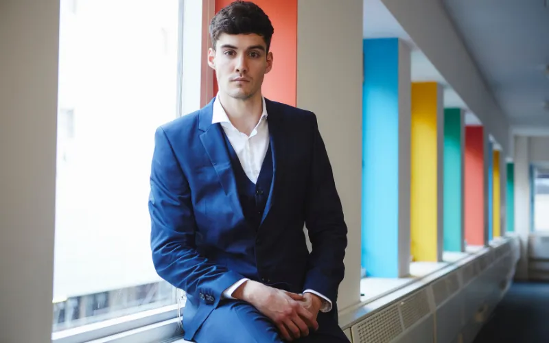 suit yourself for an elegant senior portrait photo