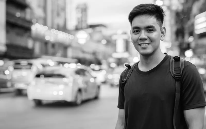 black and white senior picture idea