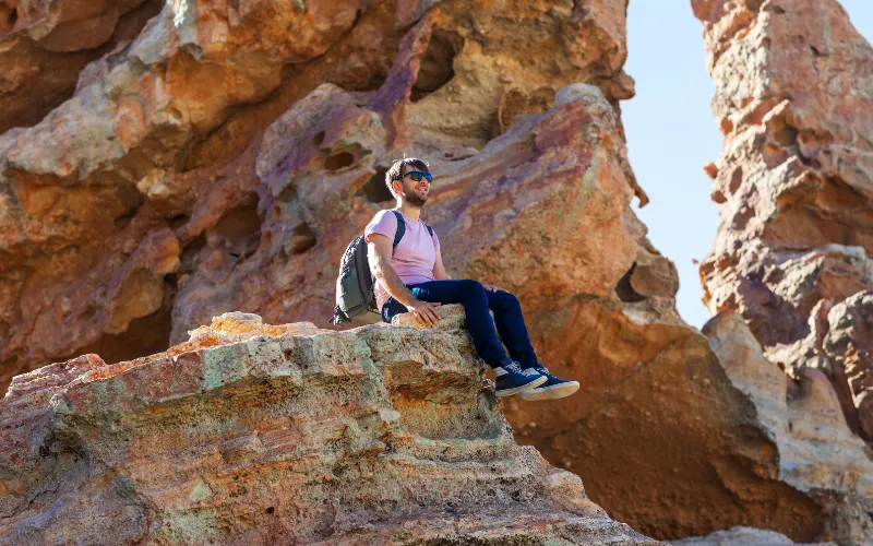 use a cliffside view for breathtaking backdrop