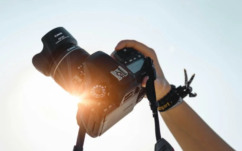 mirrorless vs dslr pros and cons