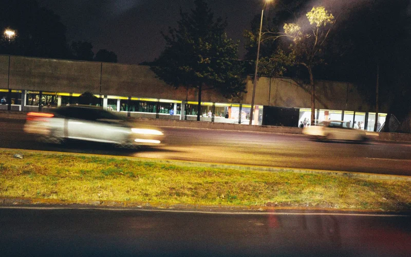 night street portrait photography, night time street photography