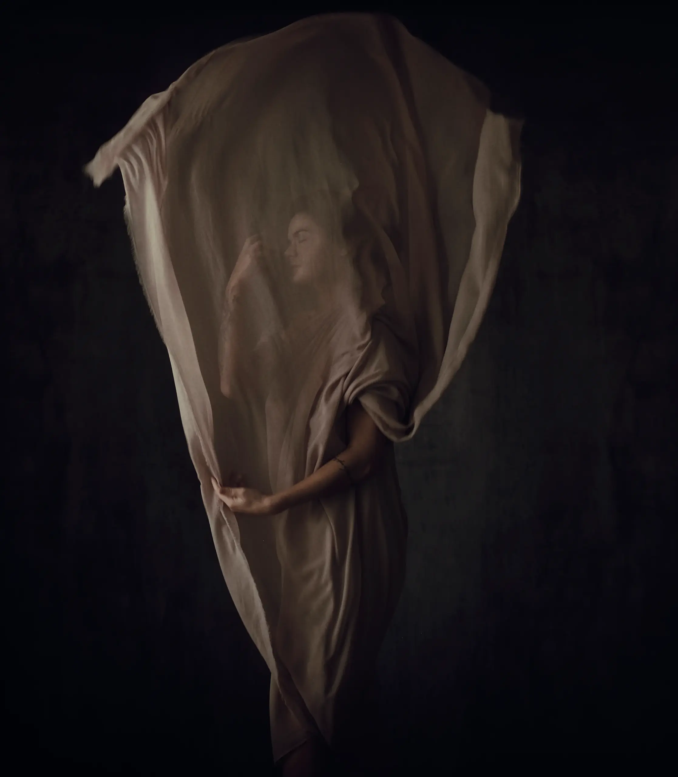use therapeutic photography to enhance mental well-being and personal growth through visuals