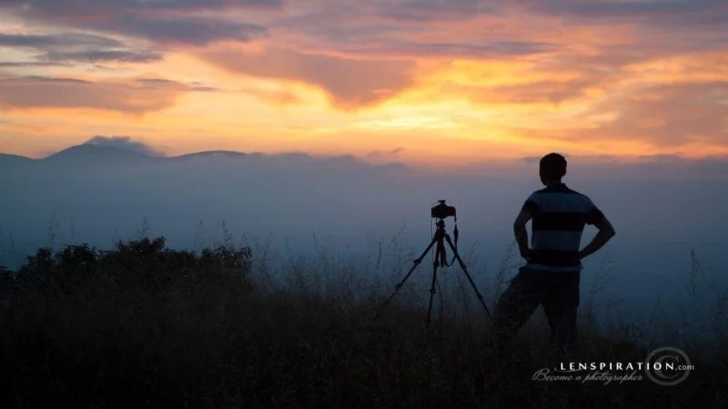 Silhouette photography at sunset using manual mode camera settings