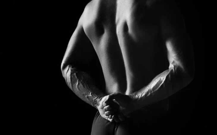 male nude poses featured image